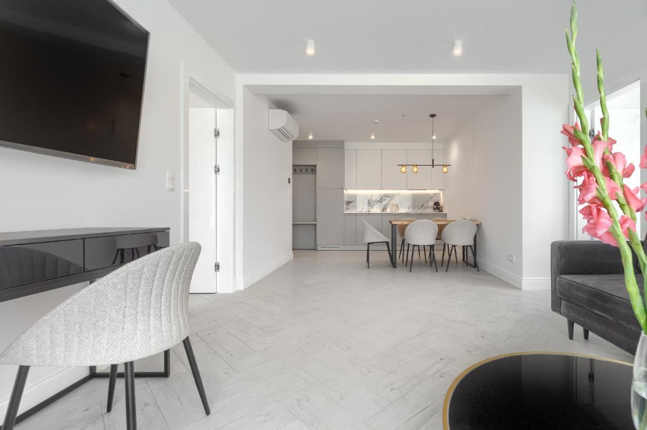 Sea & Lake - City Apartments Мєлно Екстер'єр фото
