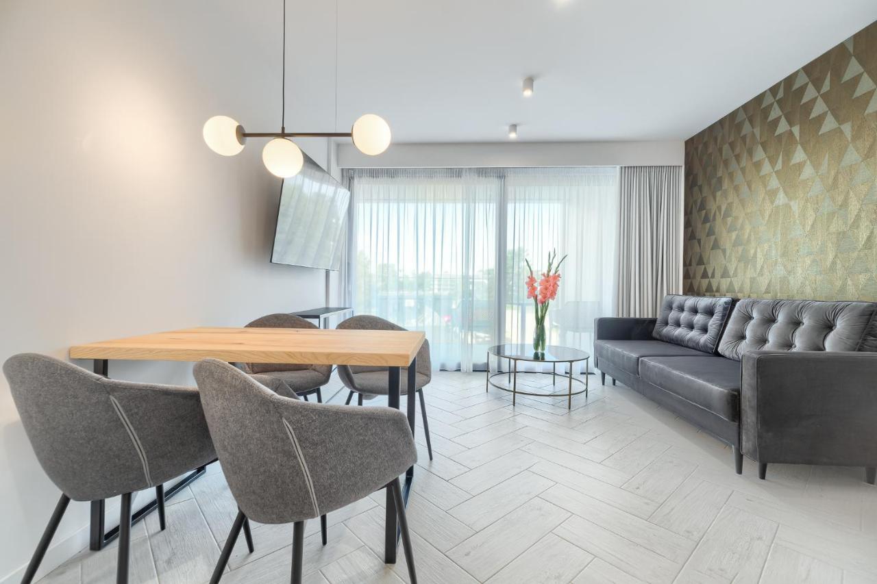 Sea & Lake - City Apartments Мєлно Екстер'єр фото