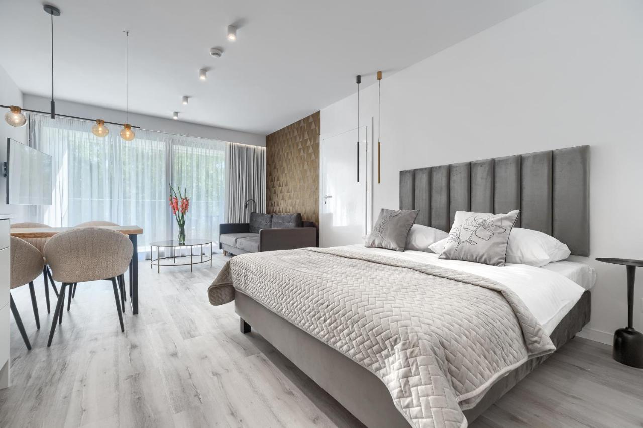 Sea & Lake - City Apartments Мєлно Екстер'єр фото