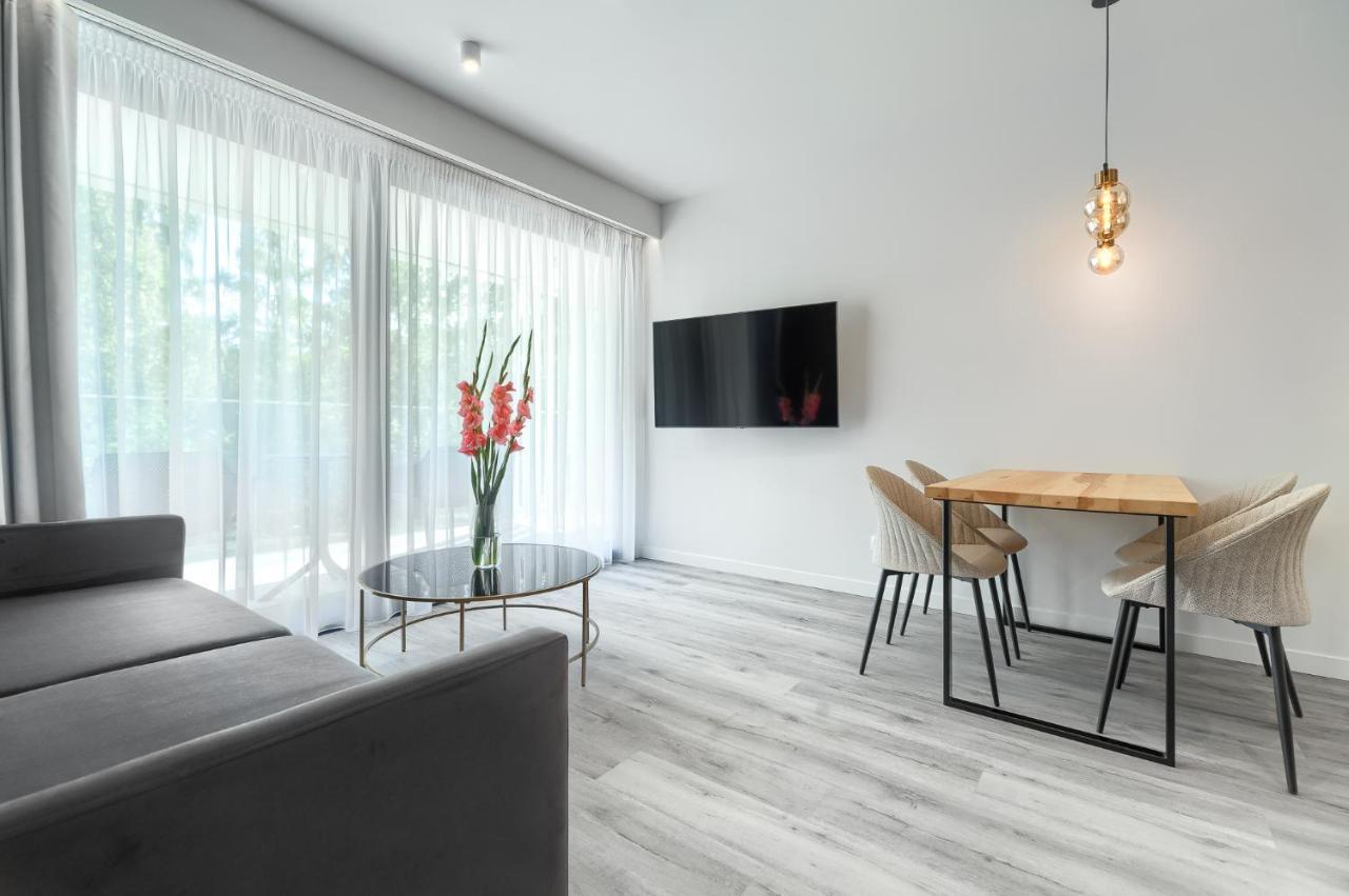 Sea & Lake - City Apartments Мєлно Екстер'єр фото