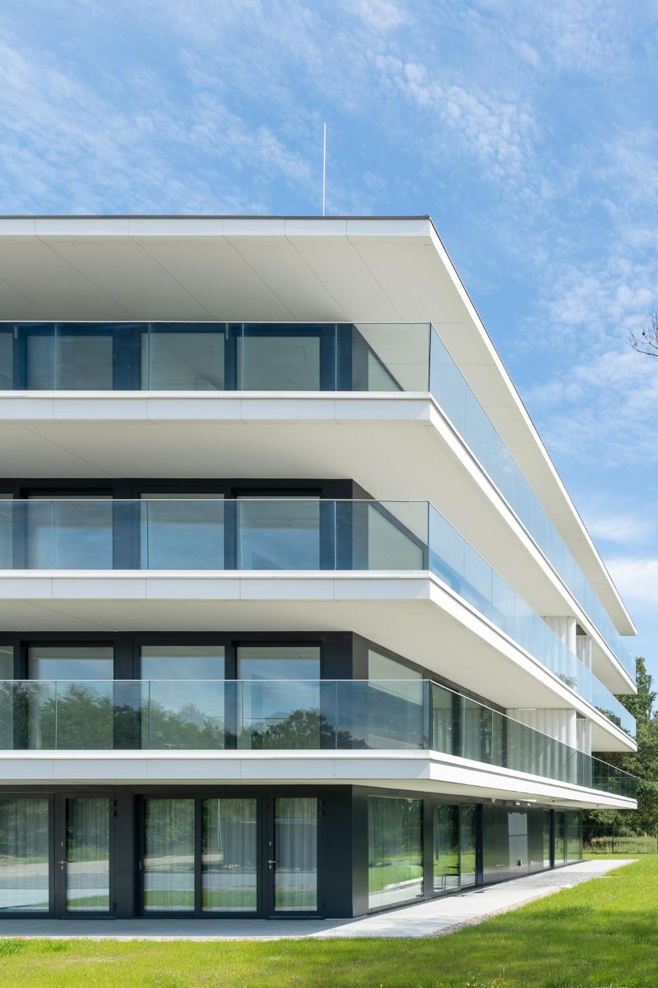 Sea & Lake - City Apartments Мєлно Екстер'єр фото