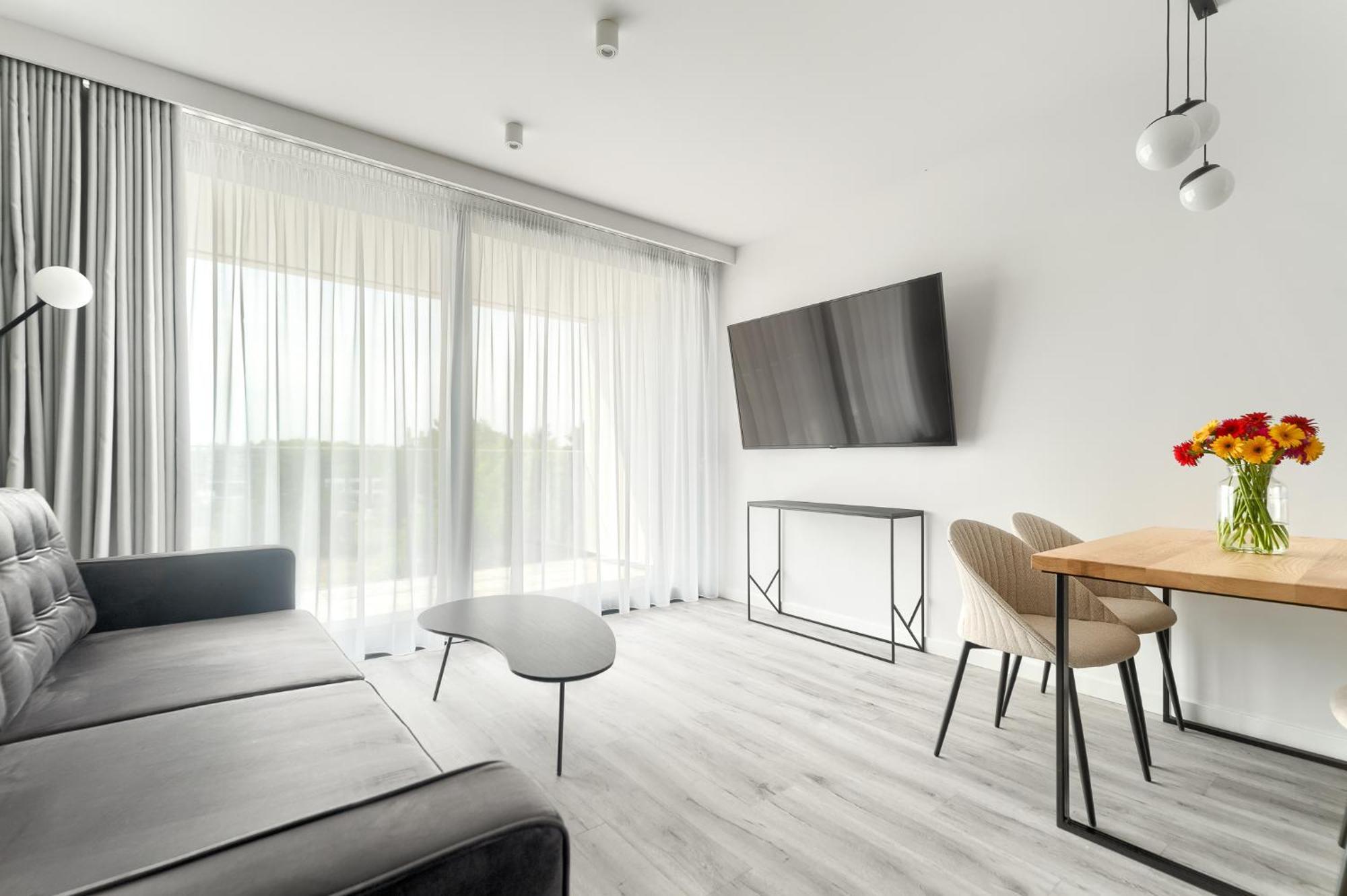 Sea & Lake - City Apartments Мєлно Екстер'єр фото