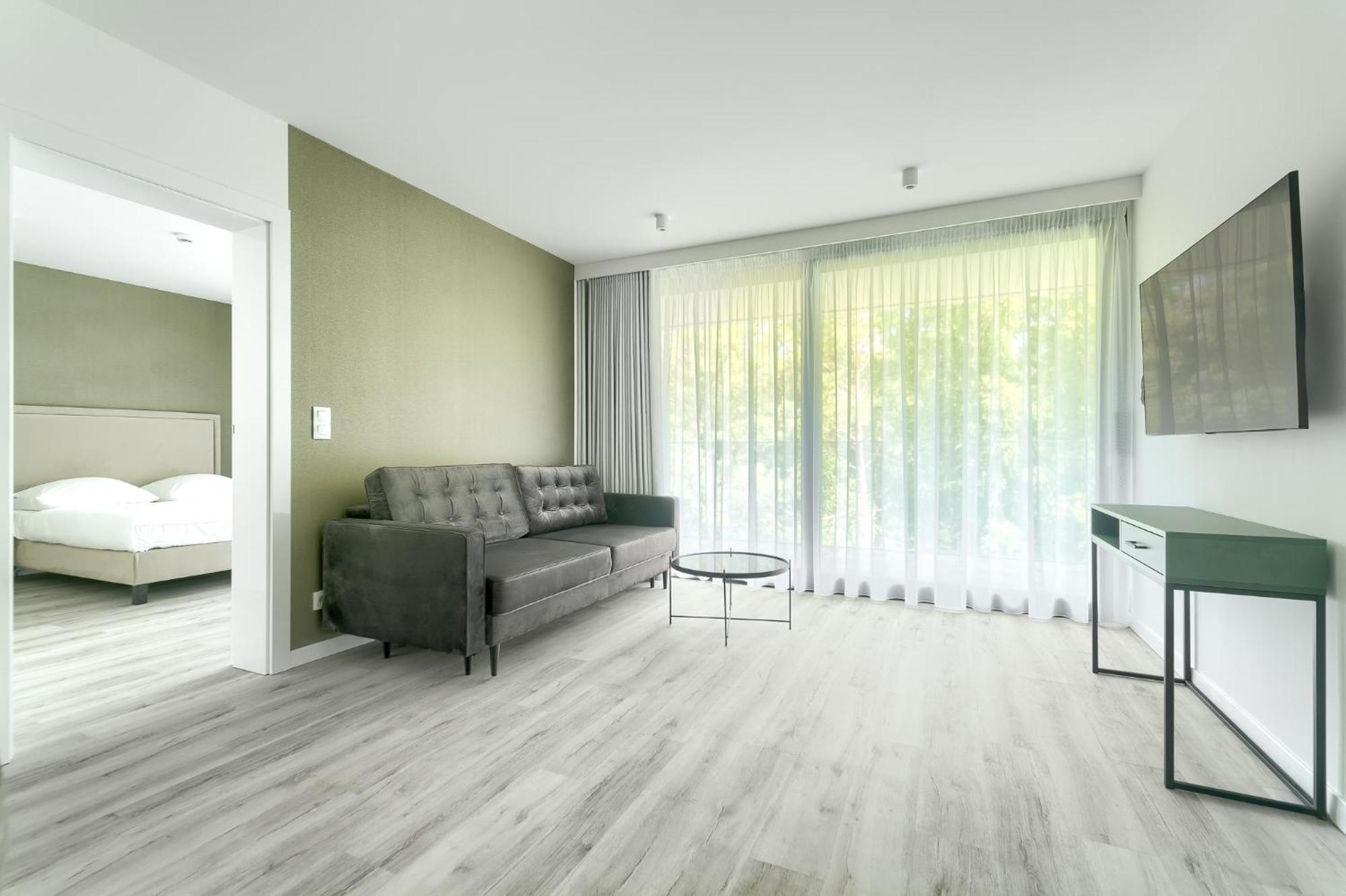 Sea & Lake - City Apartments Мєлно Екстер'єр фото
