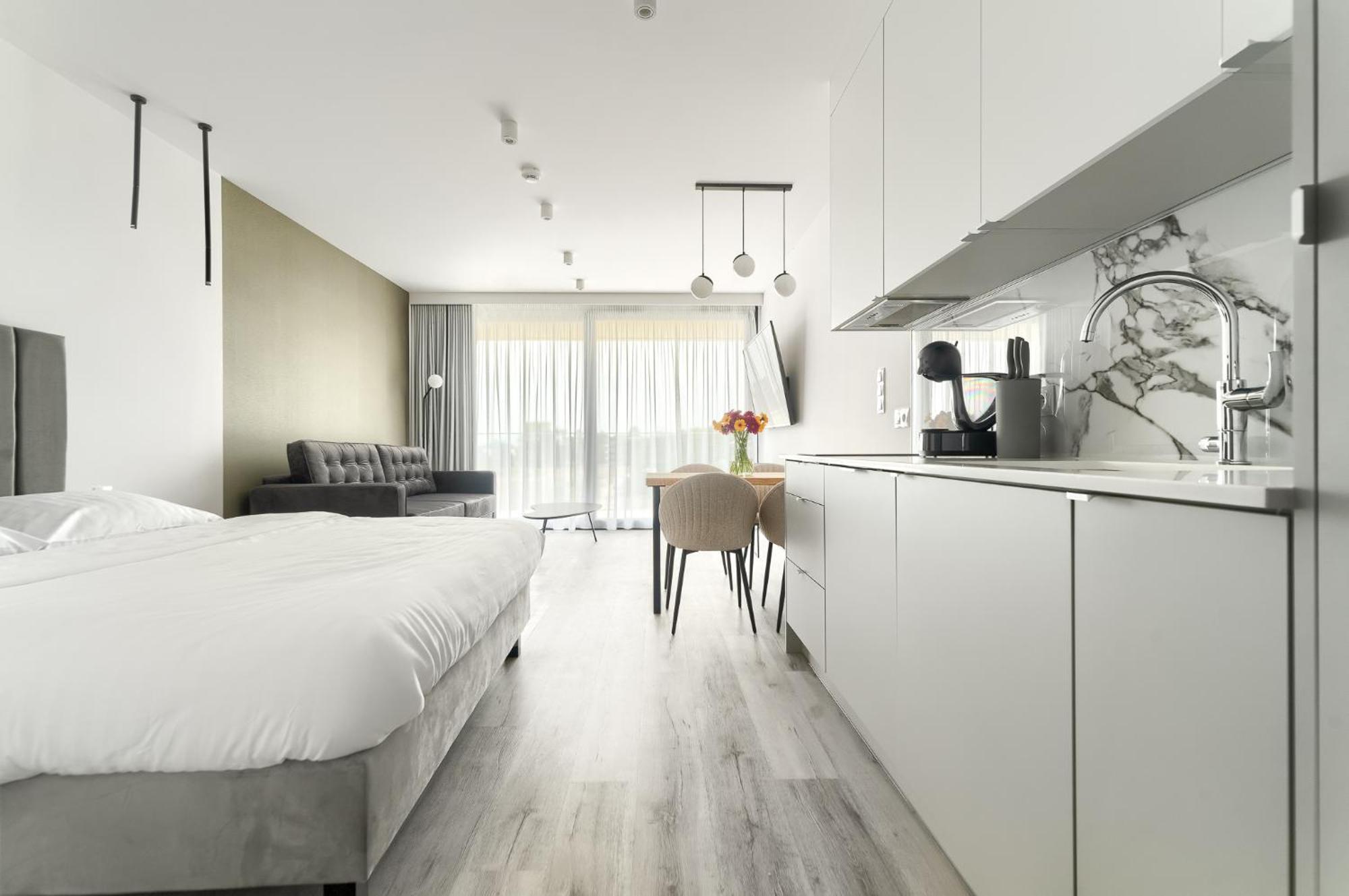 Sea & Lake - City Apartments Мєлно Екстер'єр фото