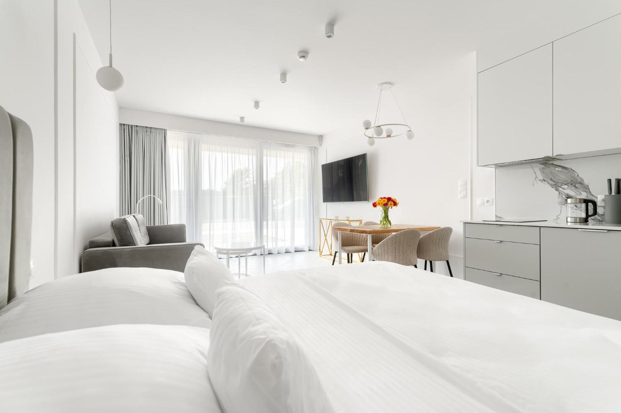 Sea & Lake - City Apartments Мєлно Екстер'єр фото