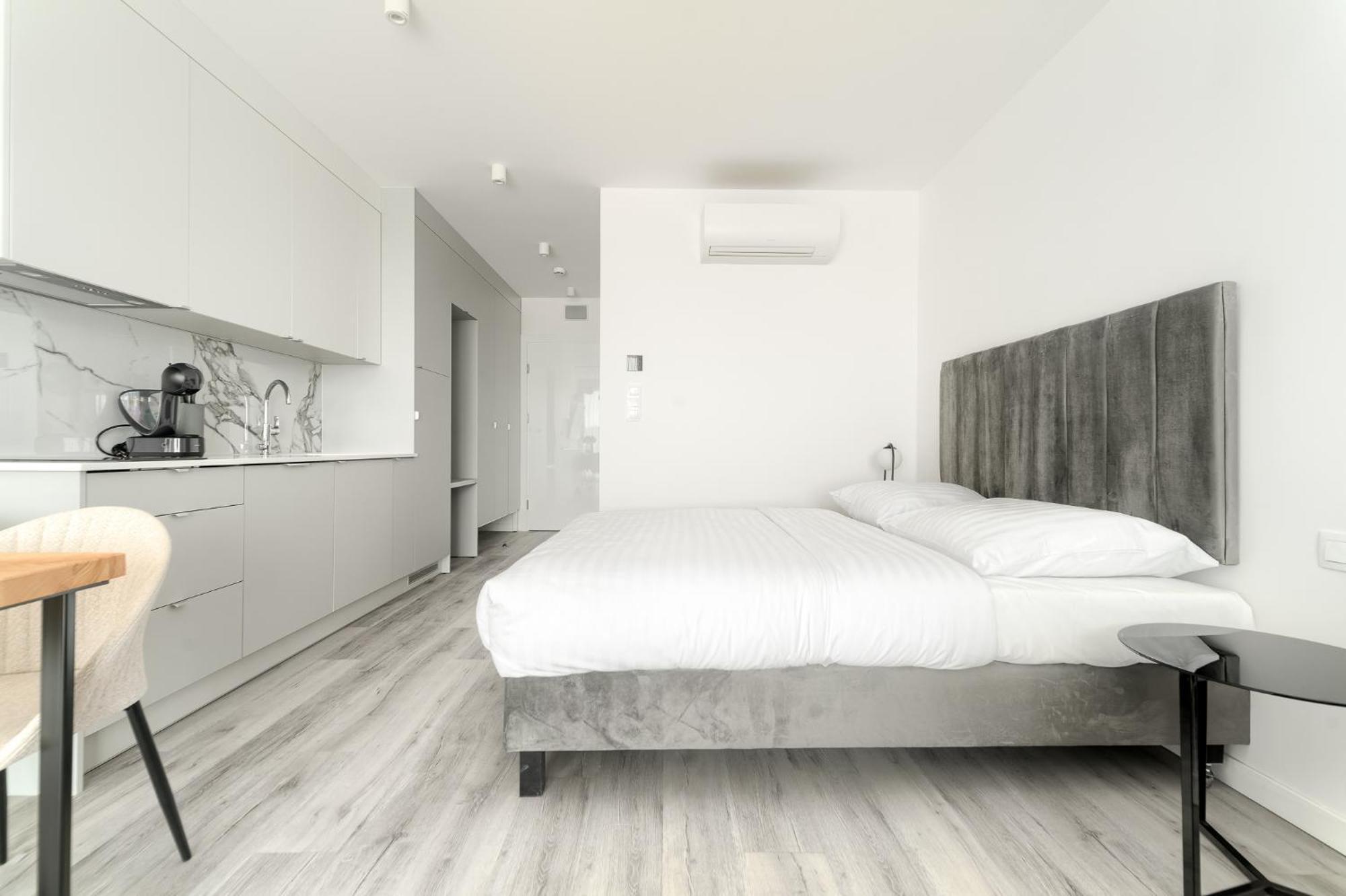 Sea & Lake - City Apartments Мєлно Екстер'єр фото