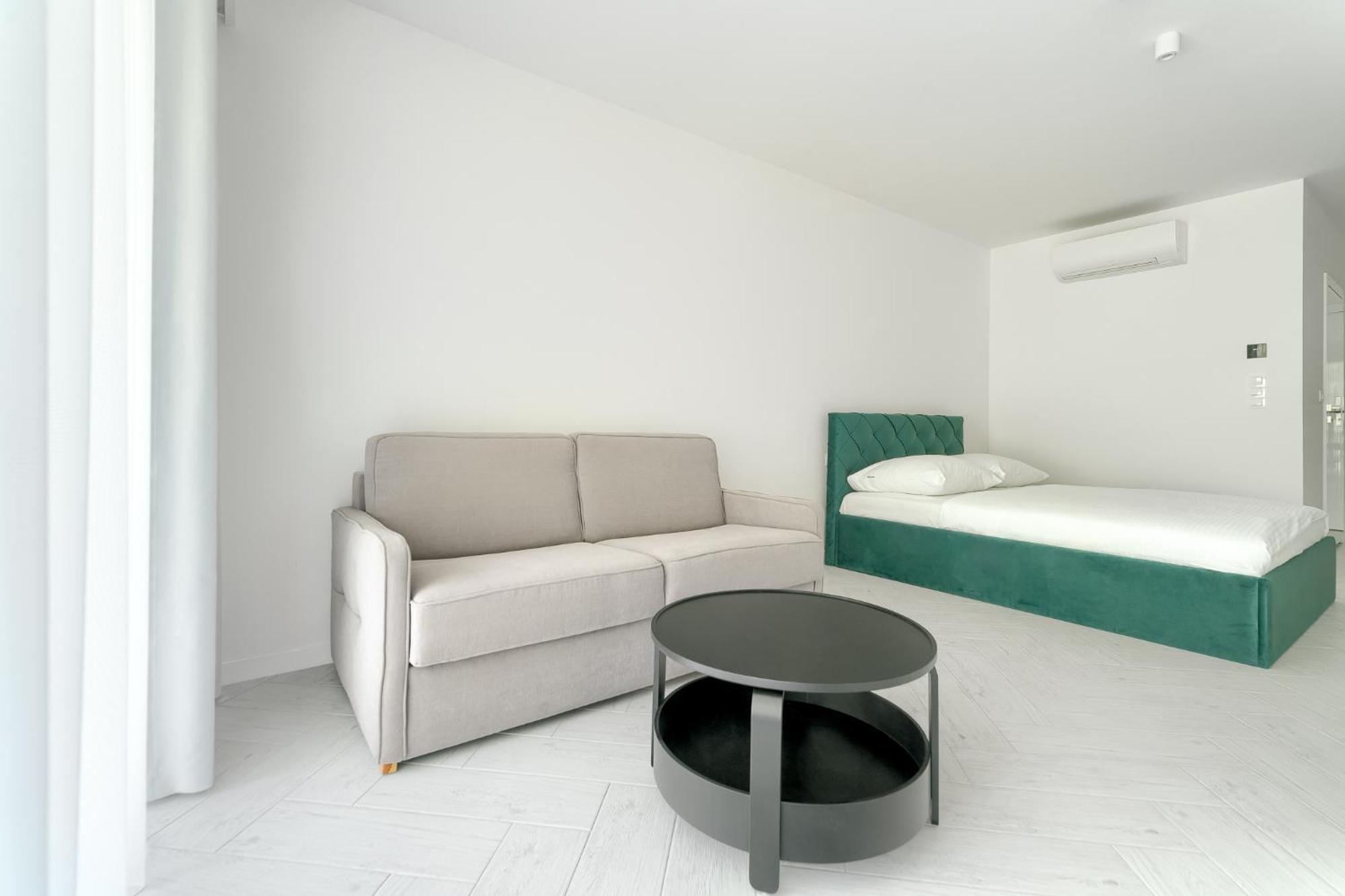 Sea & Lake - City Apartments Мєлно Екстер'єр фото