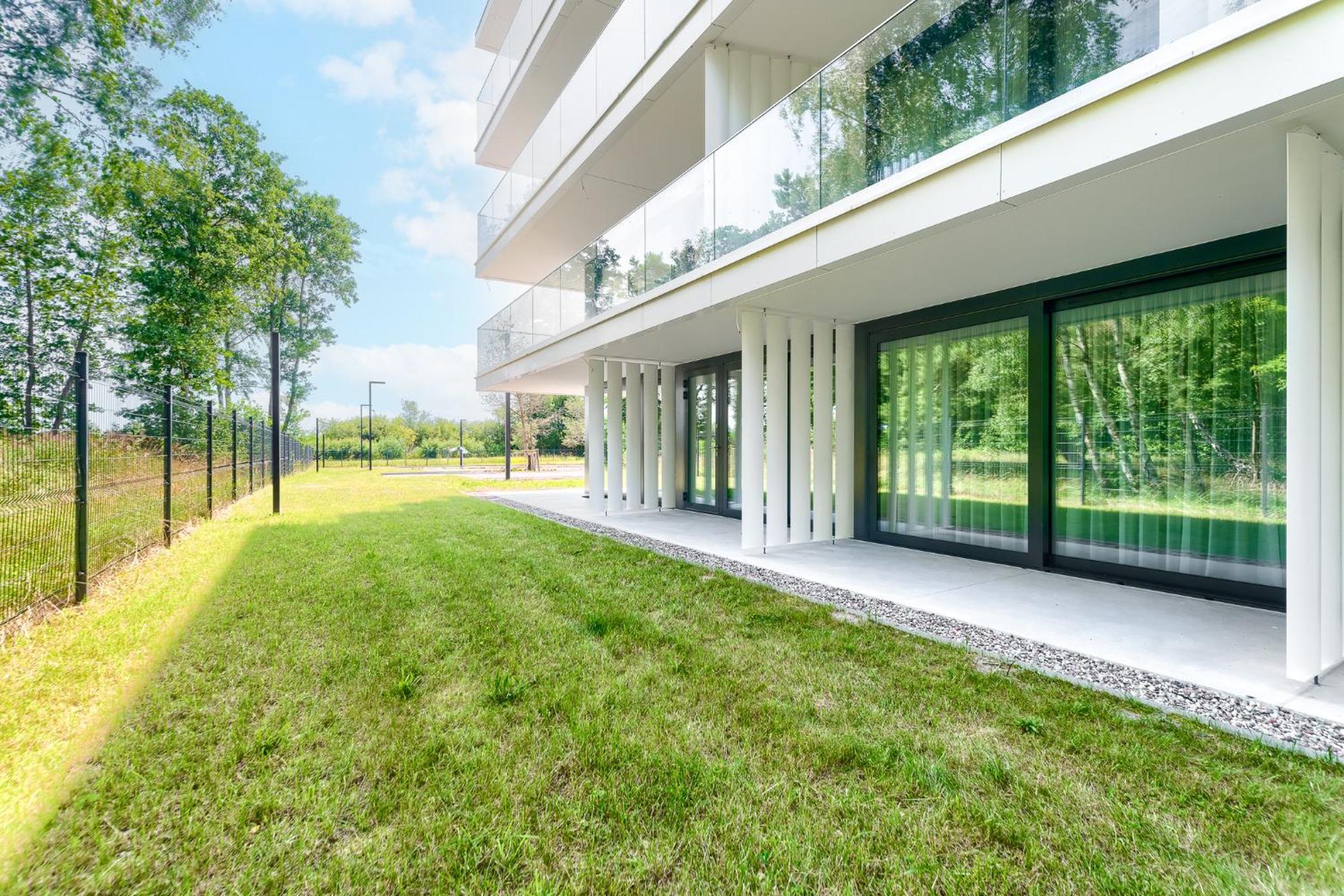 Sea & Lake - City Apartments Мєлно Екстер'єр фото